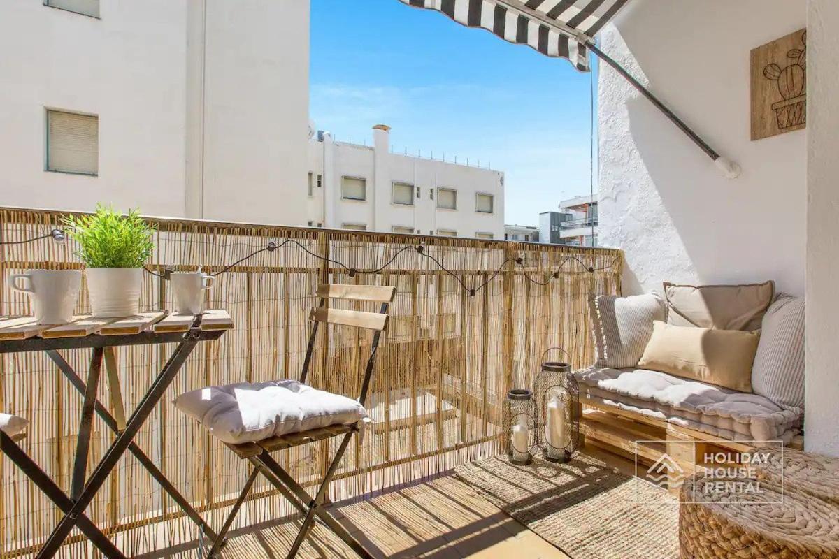Cosy 3-Bedroom Apartment For 6-8 People Just 50M From The Beach Салоу Экстерьер фото