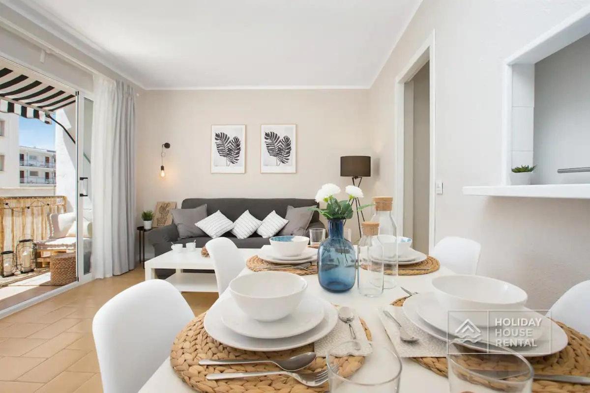 Cosy 3-Bedroom Apartment For 6-8 People Just 50M From The Beach Салоу Экстерьер фото
