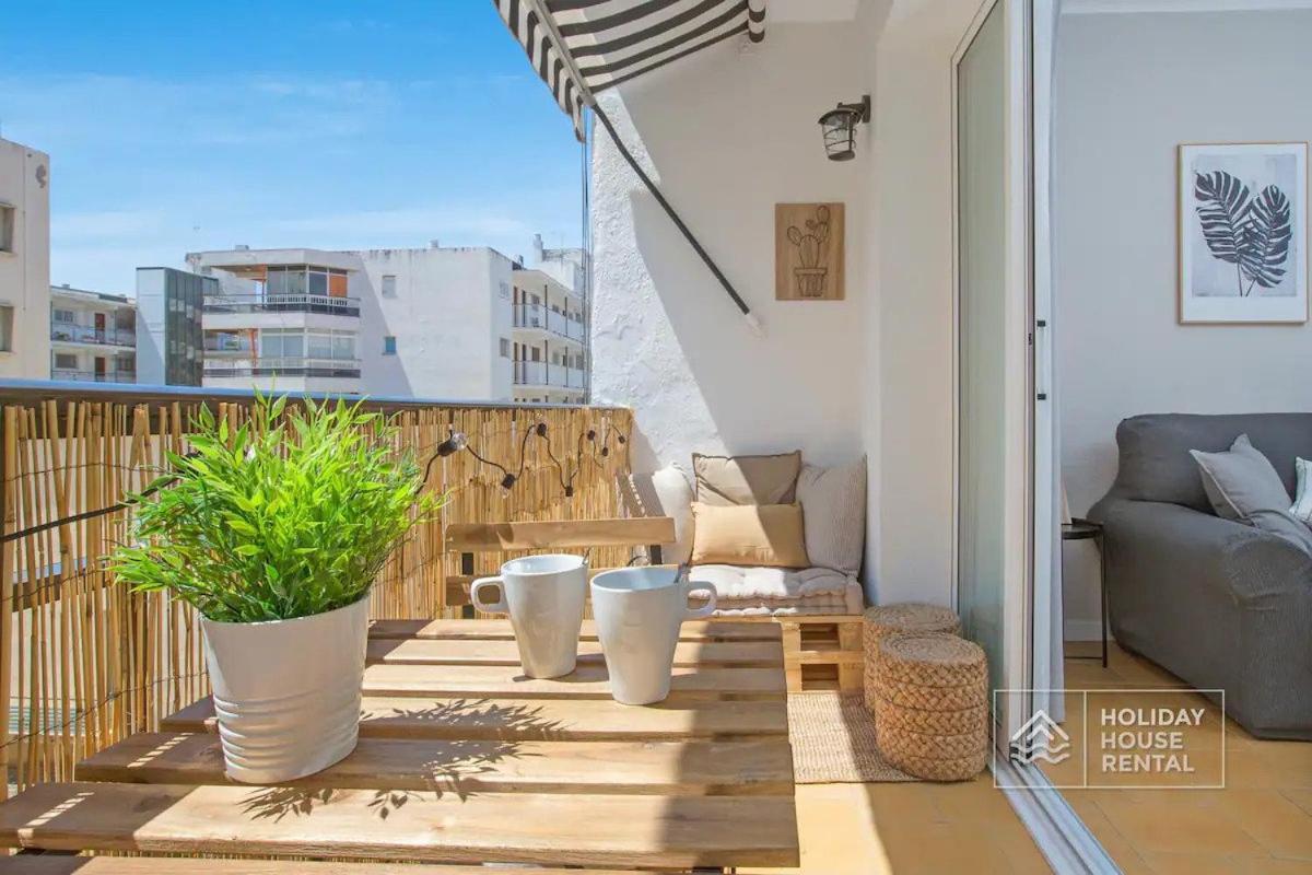 Cosy 3-Bedroom Apartment For 6-8 People Just 50M From The Beach Салоу Экстерьер фото