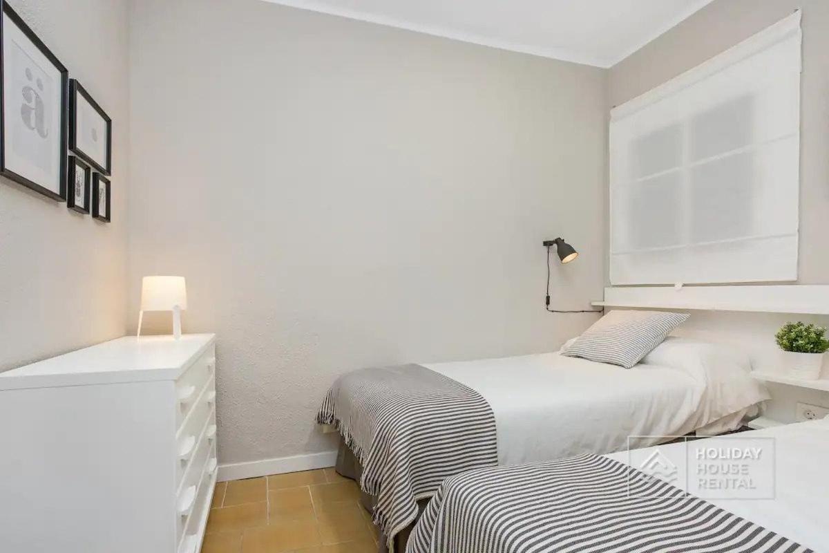 Cosy 3-Bedroom Apartment For 6-8 People Just 50M From The Beach Салоу Экстерьер фото