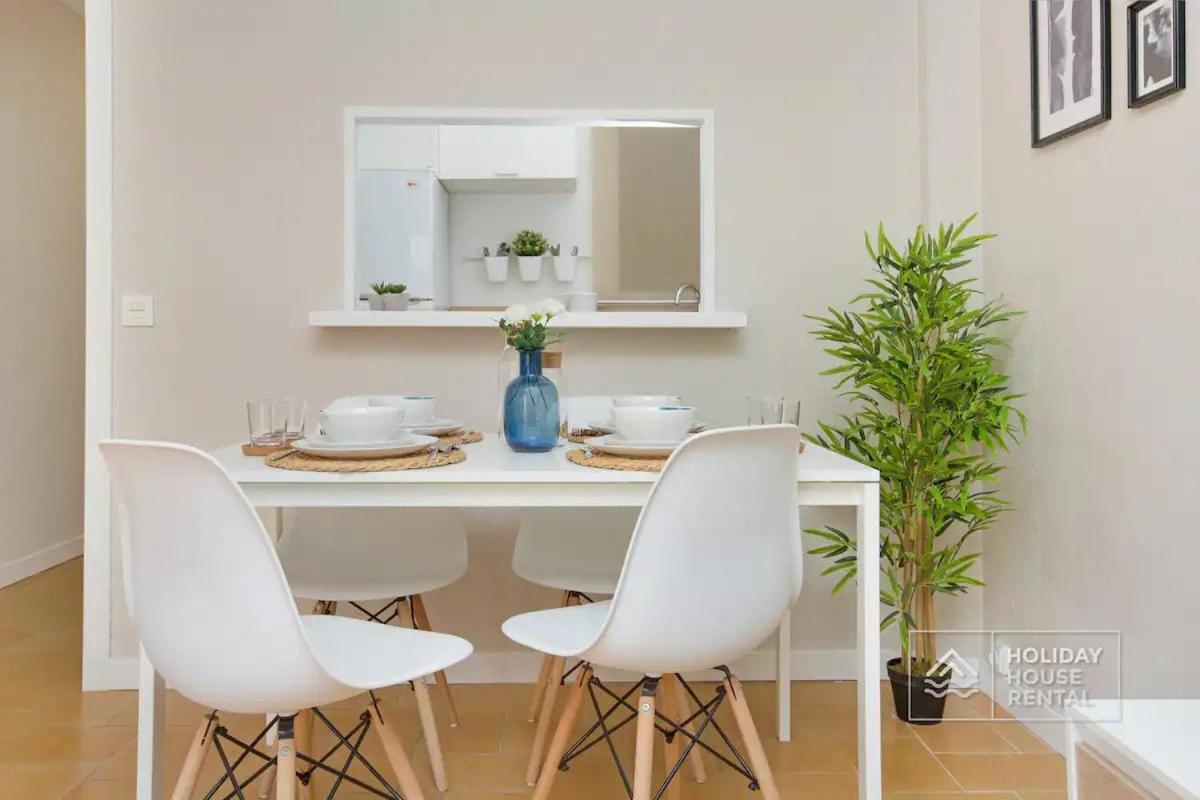 Cosy 3-Bedroom Apartment For 6-8 People Just 50M From The Beach Салоу Экстерьер фото
