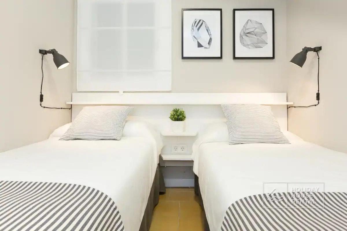 Cosy 3-Bedroom Apartment For 6-8 People Just 50M From The Beach Салоу Экстерьер фото