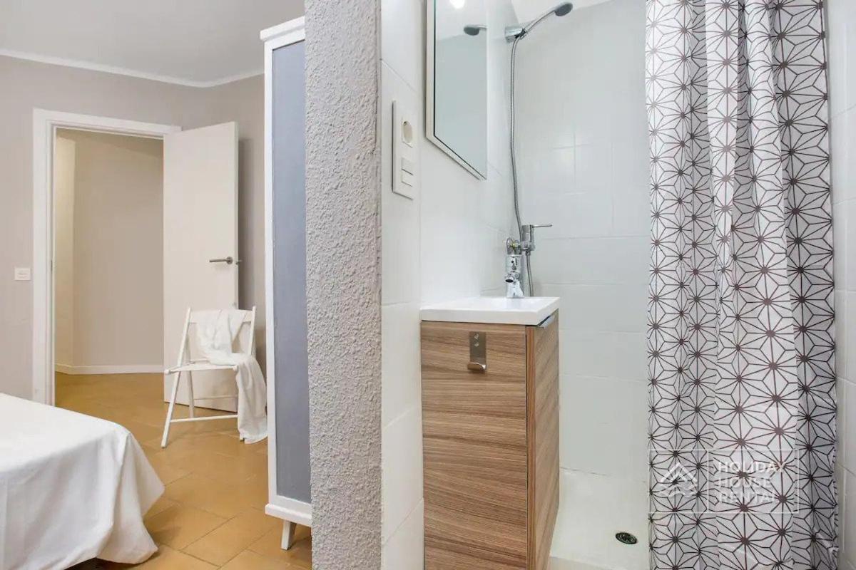 Cosy 3-Bedroom Apartment For 6-8 People Just 50M From The Beach Салоу Экстерьер фото